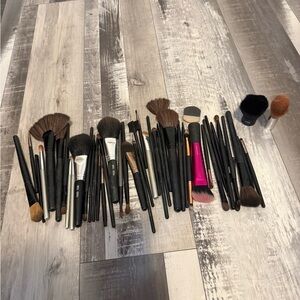 ELF Multi-Piece Makeup Brush Collection with Black Handles and Pink-Topped Brush